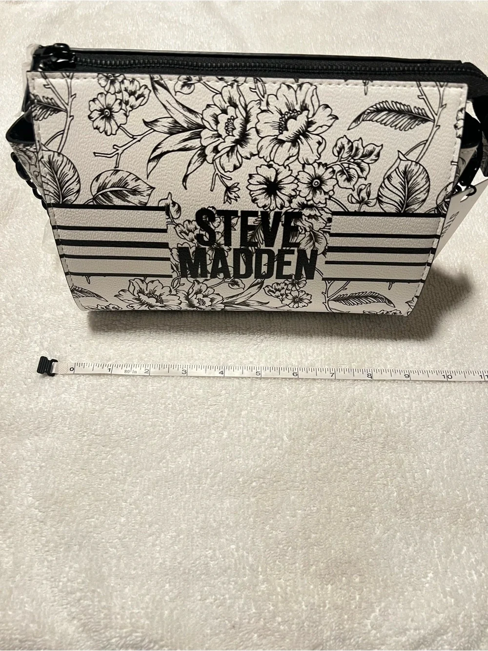 Steve Madden Black and White Floral Chain Strap Crossbody NWT